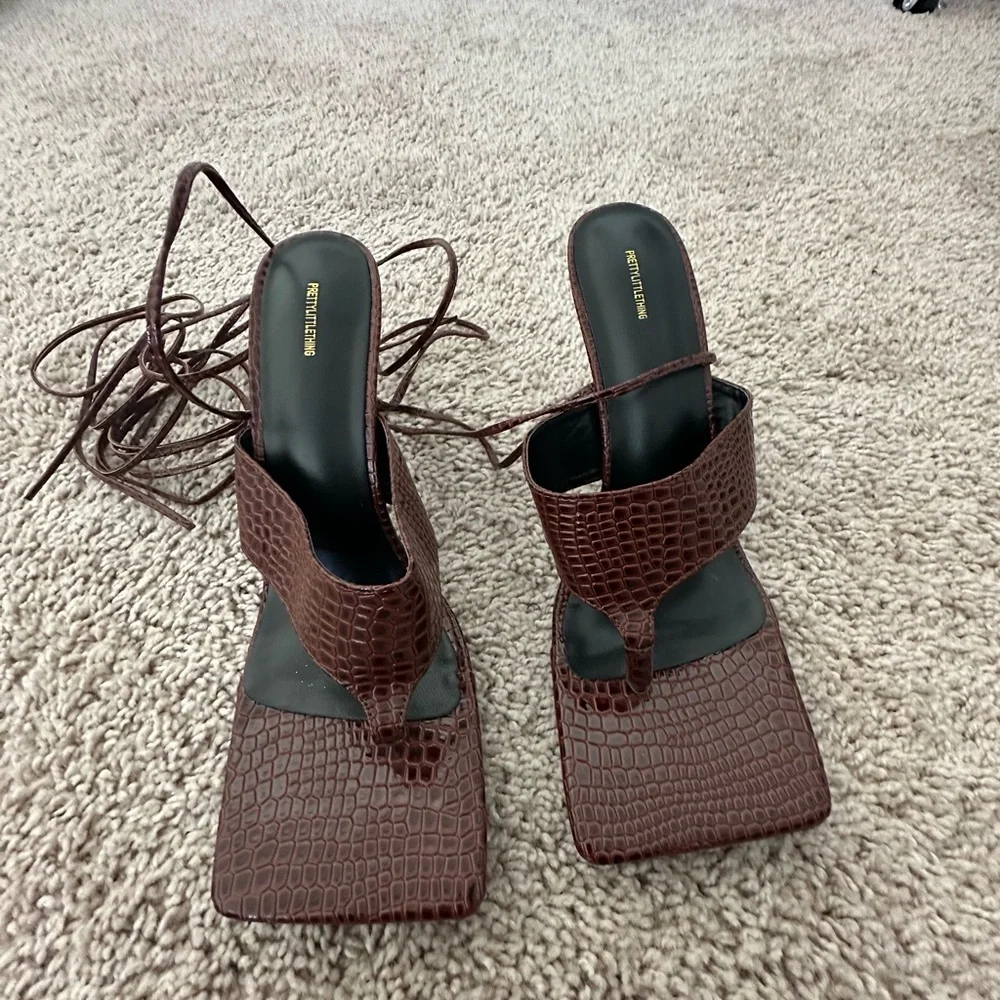 NEW PRETTY LITTLE THING Faux Croc heel sandal size 10 - Picture 2 of 6